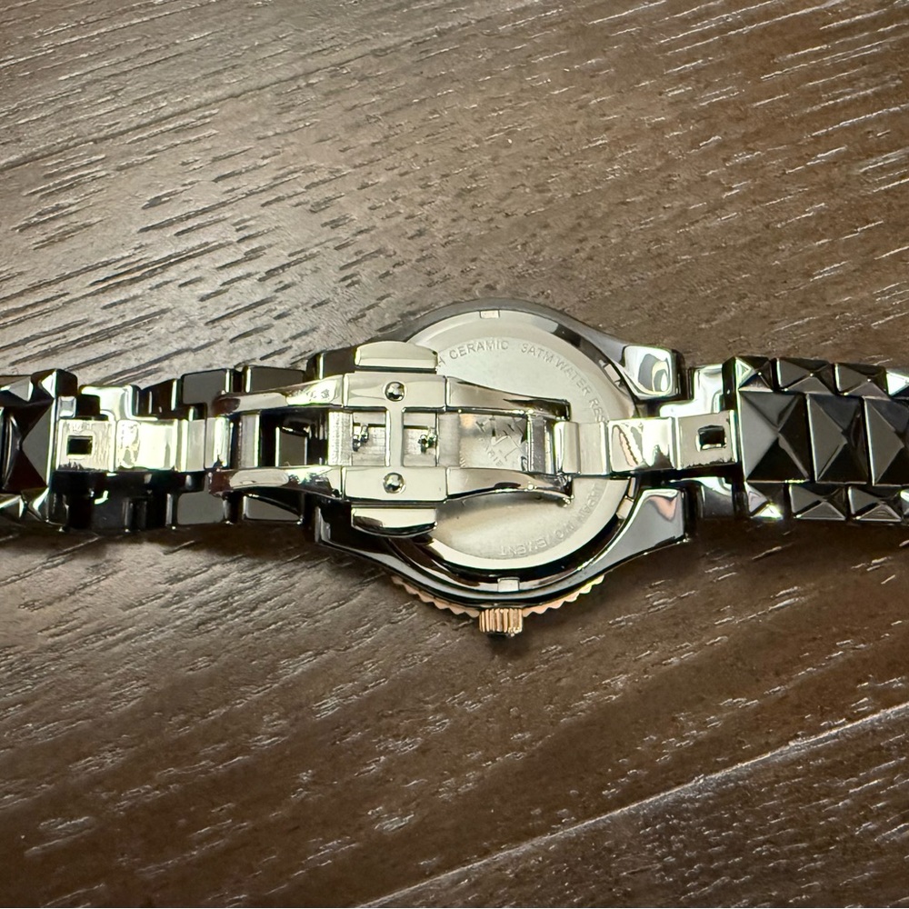 ONISS Women’s, Black and Rose Tone, Ceramic Watch. - Picture 5 of 8